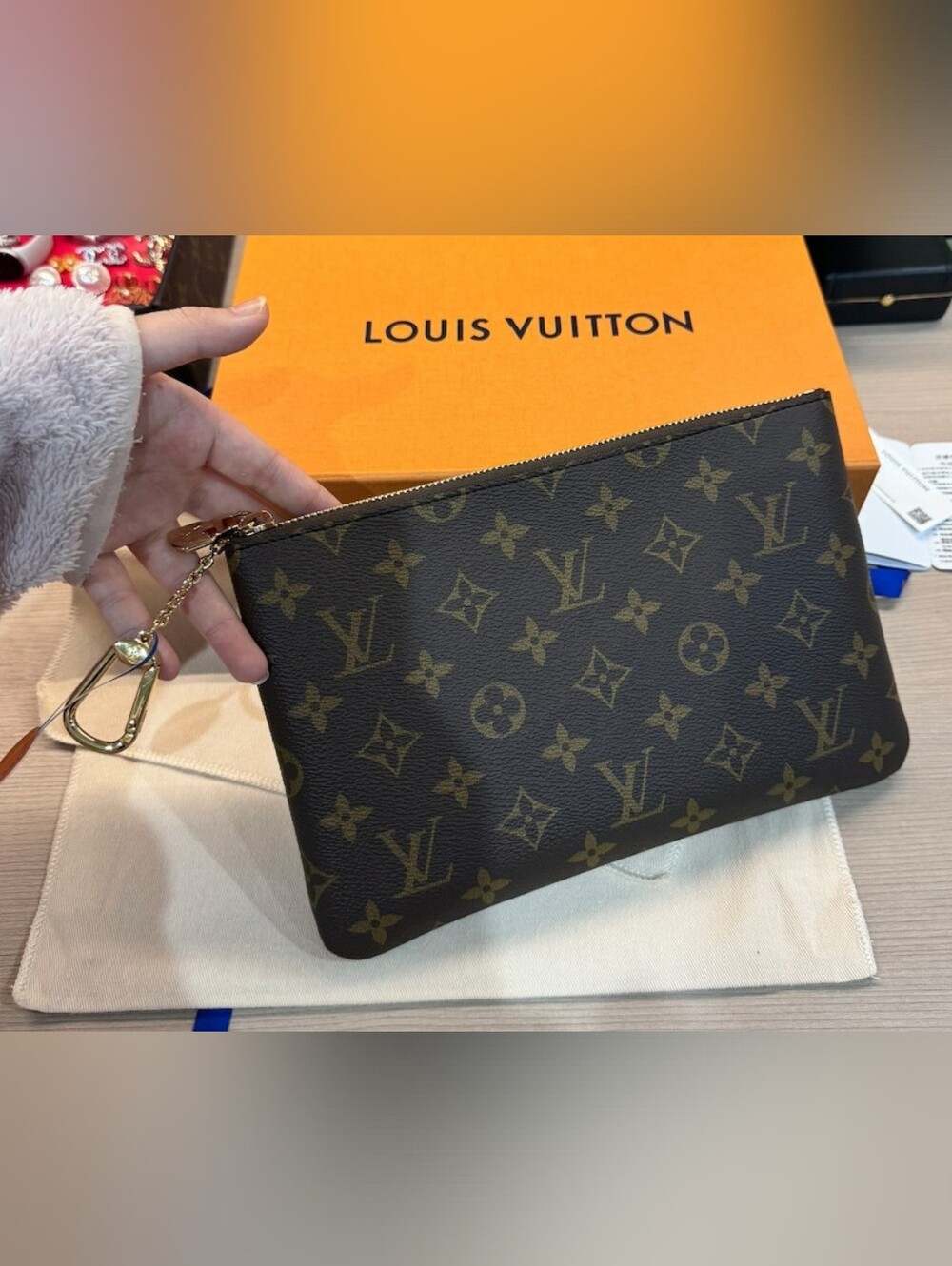 Louis Vuitton Brown Monogram Pochette - Classic Women's Wristlet